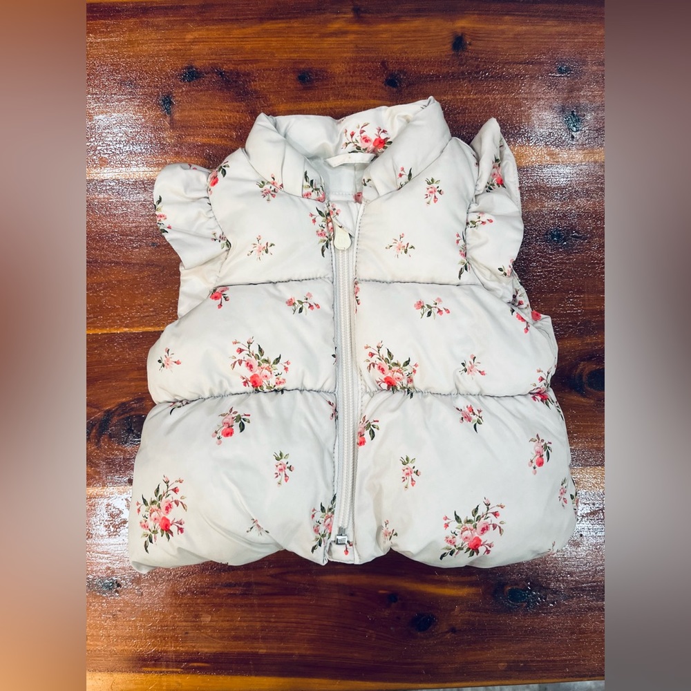 EUC Baby Gap Floral Puffer Vest W/ Ruffle Sleeves - Picture 2 of 5
